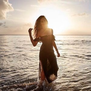 Reformation Black Linen off the shoulder Midi Dress Orig $200 Sz XS